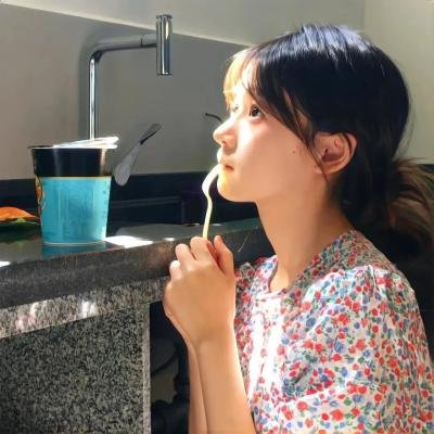 美女荒野逃亡